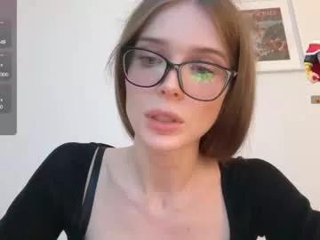 cutiewhitefox from Chaturbate